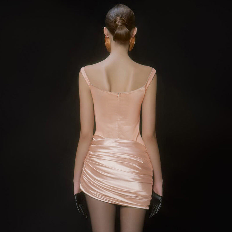 Satin mini dress with a pleated design - Nelly
