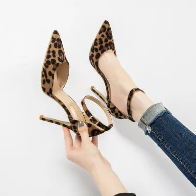 נעלי עקב מנומרות זמש במגוון עיצובים וגבהים - פריס