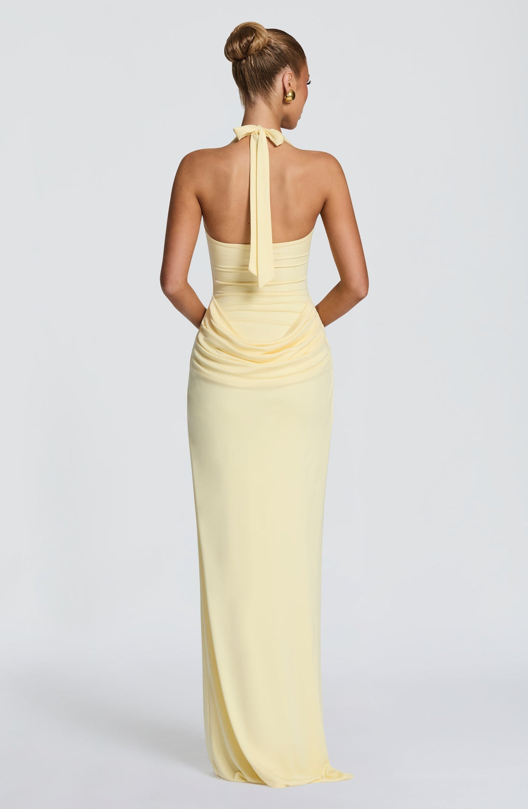 Sasha - Pleated maxi dress with an open back