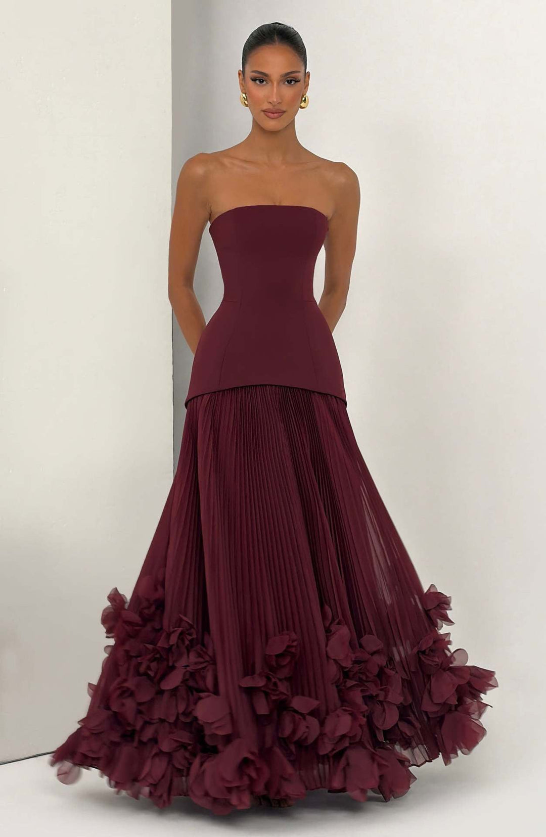 Strapless maxi dress with a 3D floral design – fifi