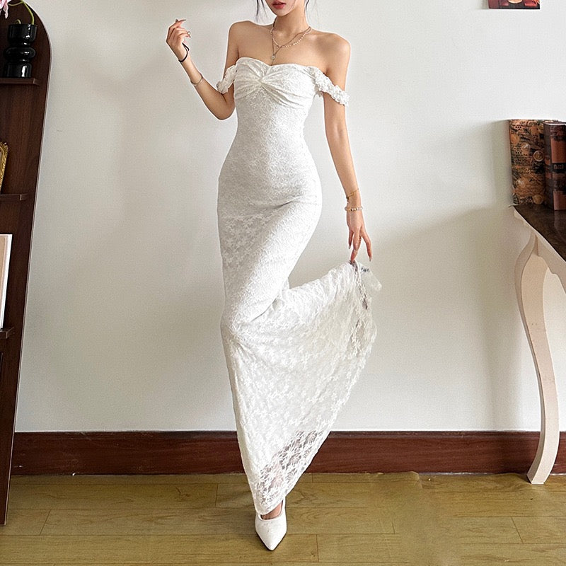 Off-the-shoulder maxi dress with a lace design - LINI