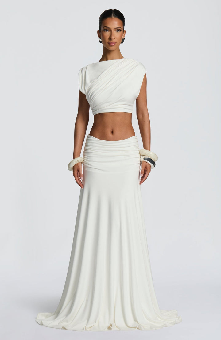 Ray - Two-piece pleated set with a maxi skirt and crop top