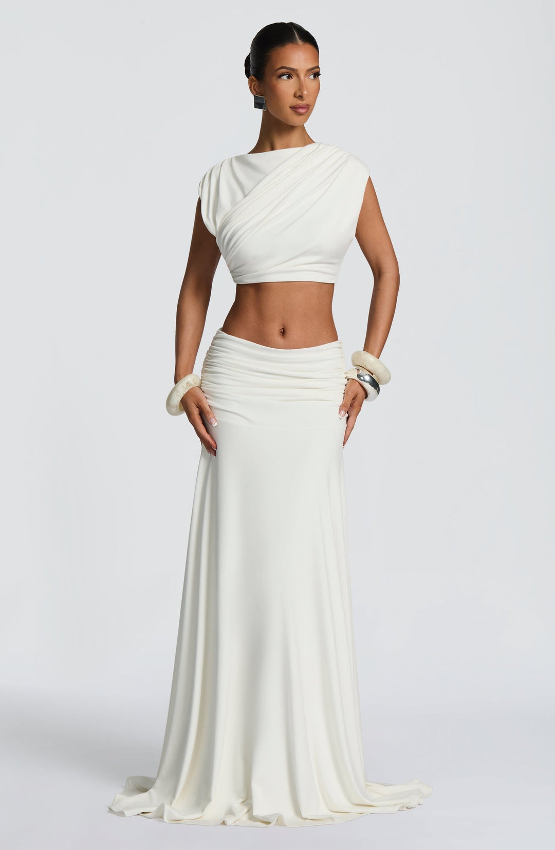 Ray - Two-piece pleated set with a maxi skirt and crop top