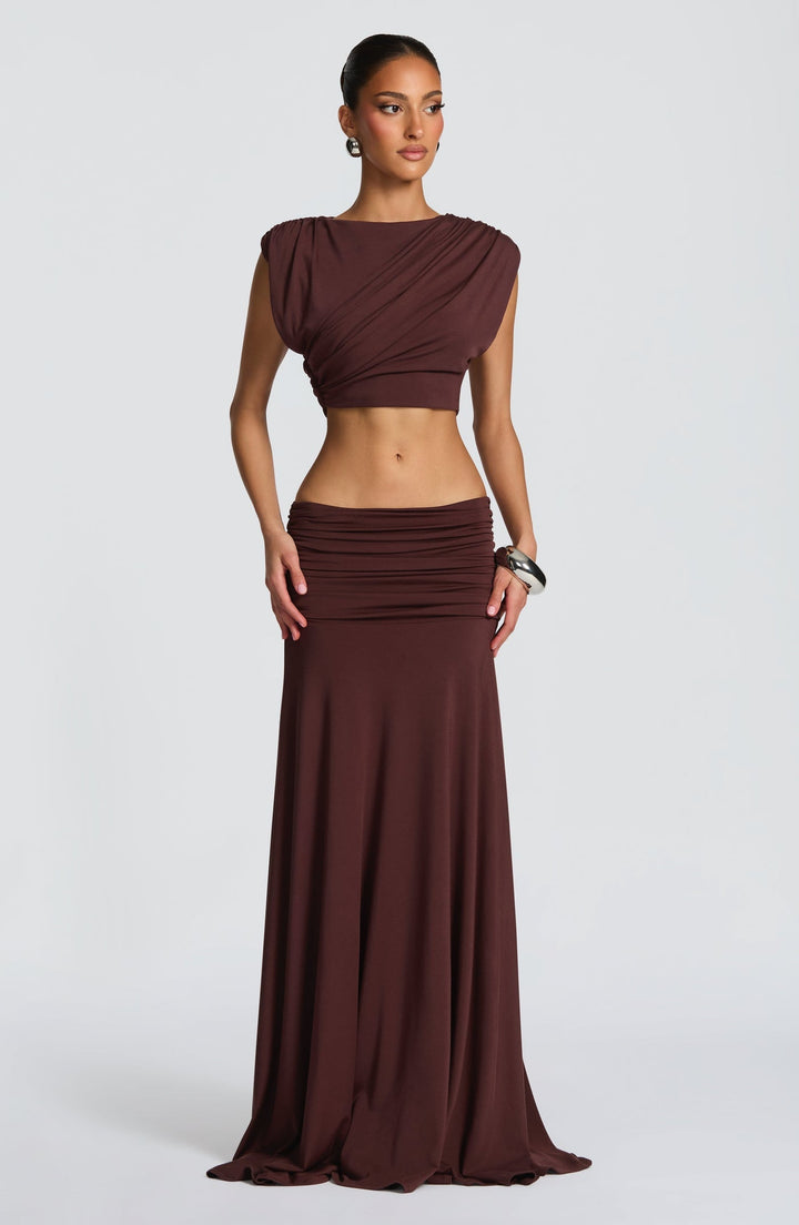 Ray - Two-piece pleated set with a maxi skirt and crop top