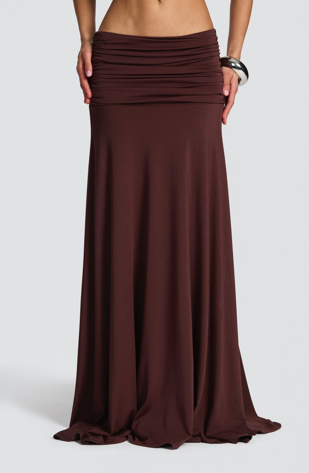 Ray - Two-piece pleated set with a maxi skirt and crop top