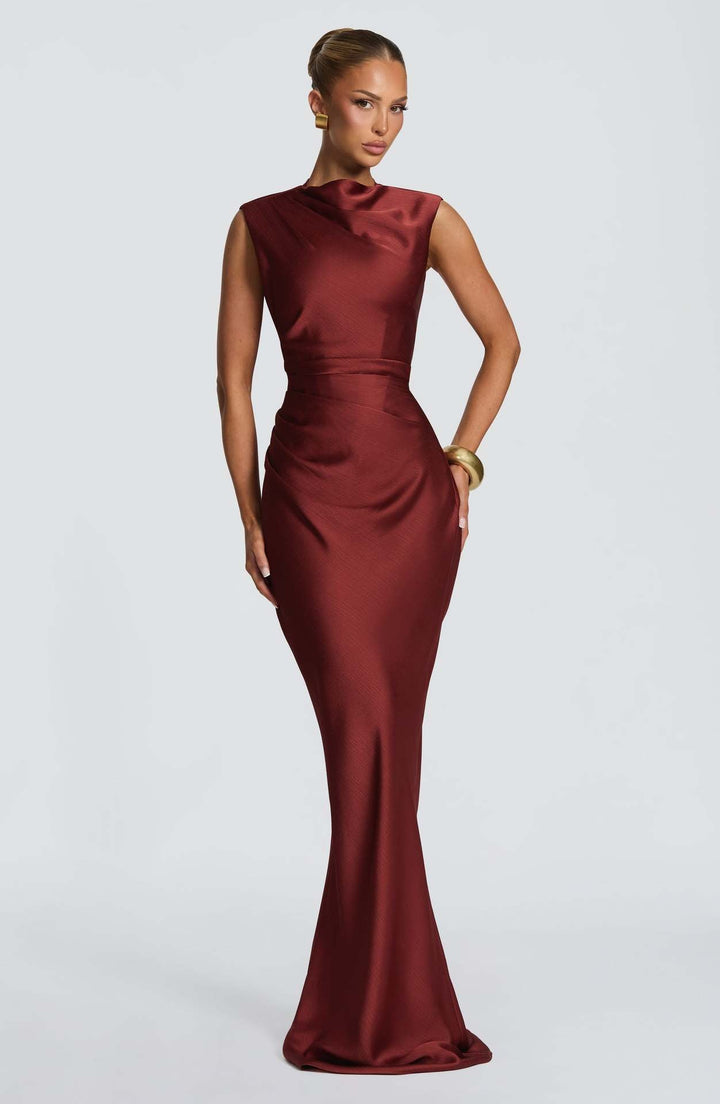 Satin maxi dress with a back tie for a cinched waist and open back – YAHALI