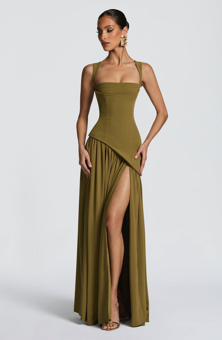 Maxi dress with back tie for waist fitting and chiffon with slit and scarf decoration - Tova
