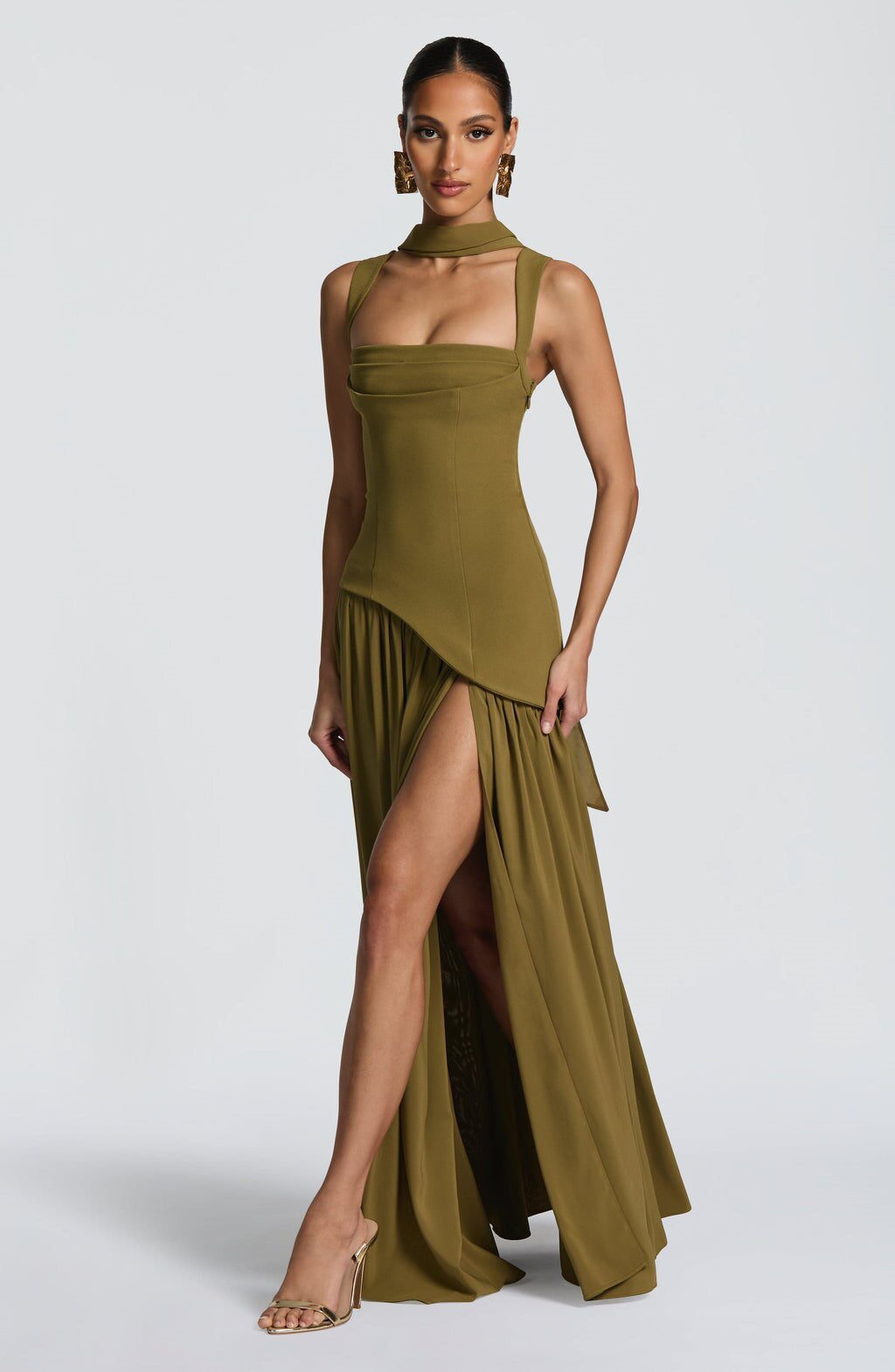 Maxi dress with back tie for waist fitting and chiffon with slit and scarf decoration - Tova