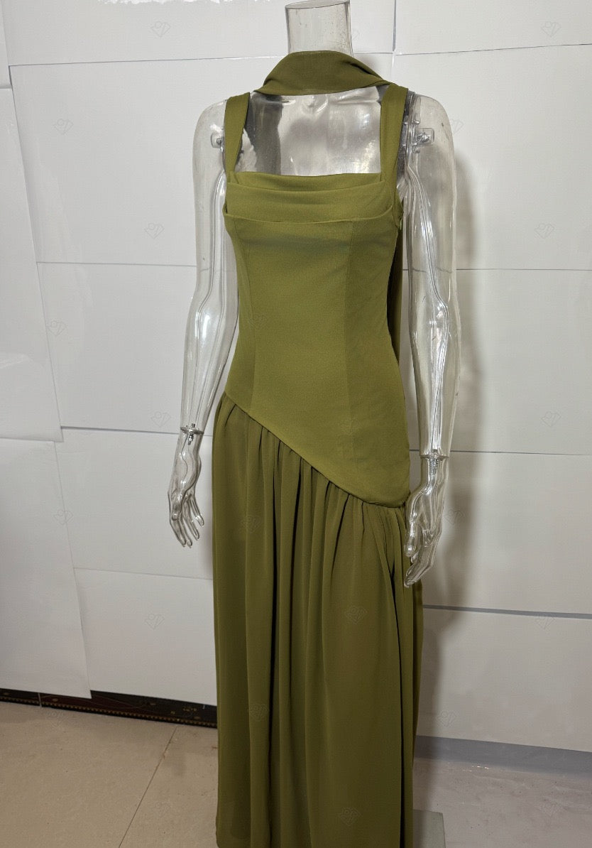 Maxi dress with back tie for waist fitting and chiffon with slit and scarf decoration - Tova