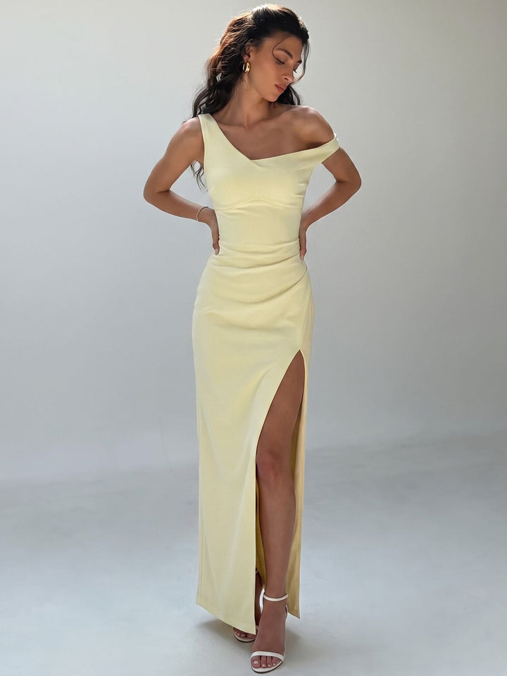 Marilyn - Off-the-shoulder maxi dress with a slit design
