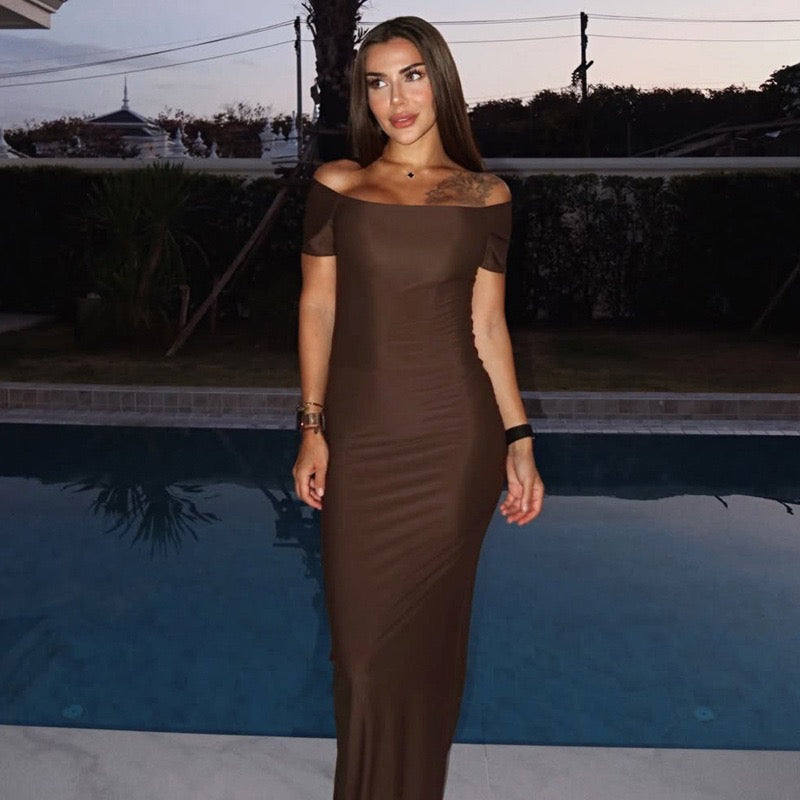 Fitted maxi dress with off-the-shoulder sleeves – Yana