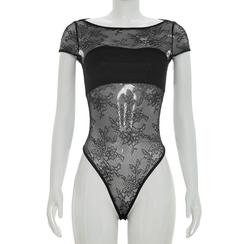 Two-piece set with a lace bodysuit and ruched mini skirt with a train – Shenina
