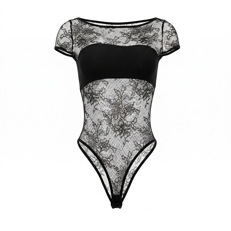 Two-piece set with a lace bodysuit and ruched mini skirt with a train – Shenina