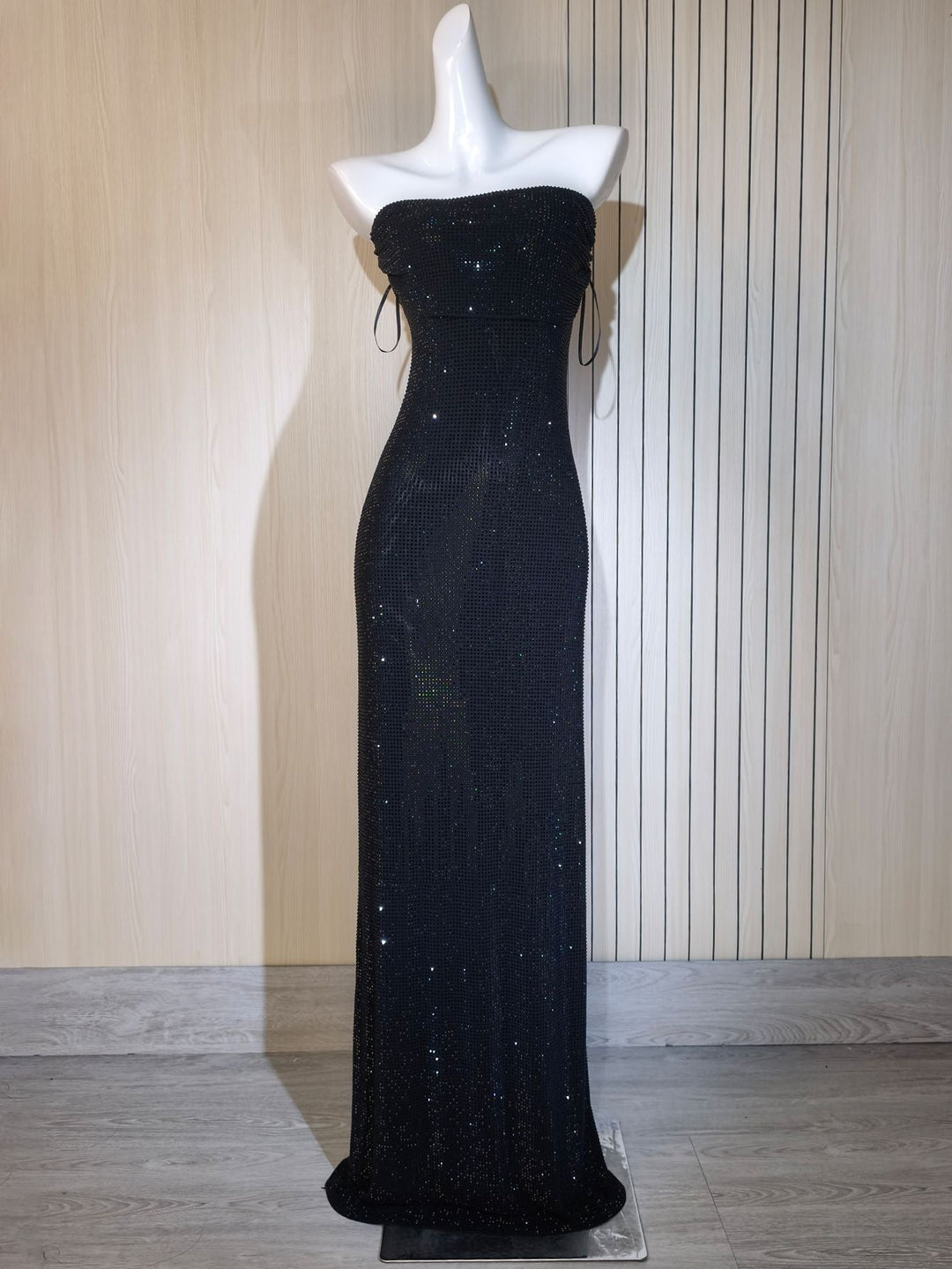 Strapless maxi evening dress with sparkling rhinestone embellishments – GLOW