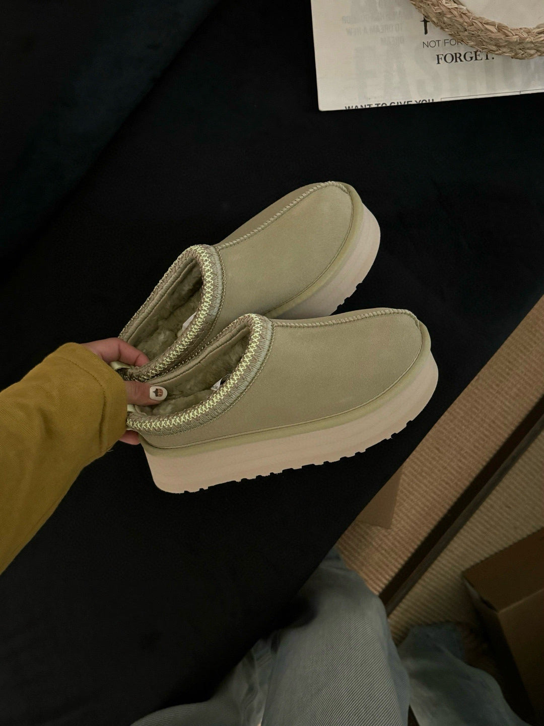 High-Quality Furry Slippers in Various Colors