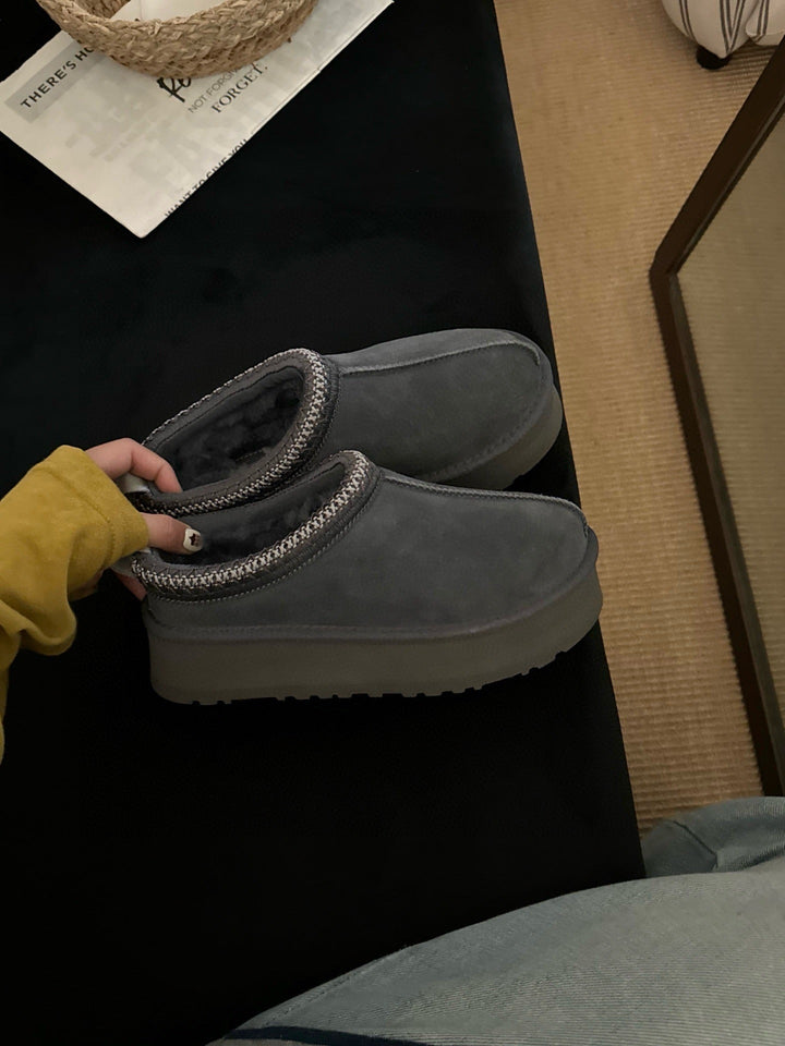 High-Quality Furry Slippers in Various Colors