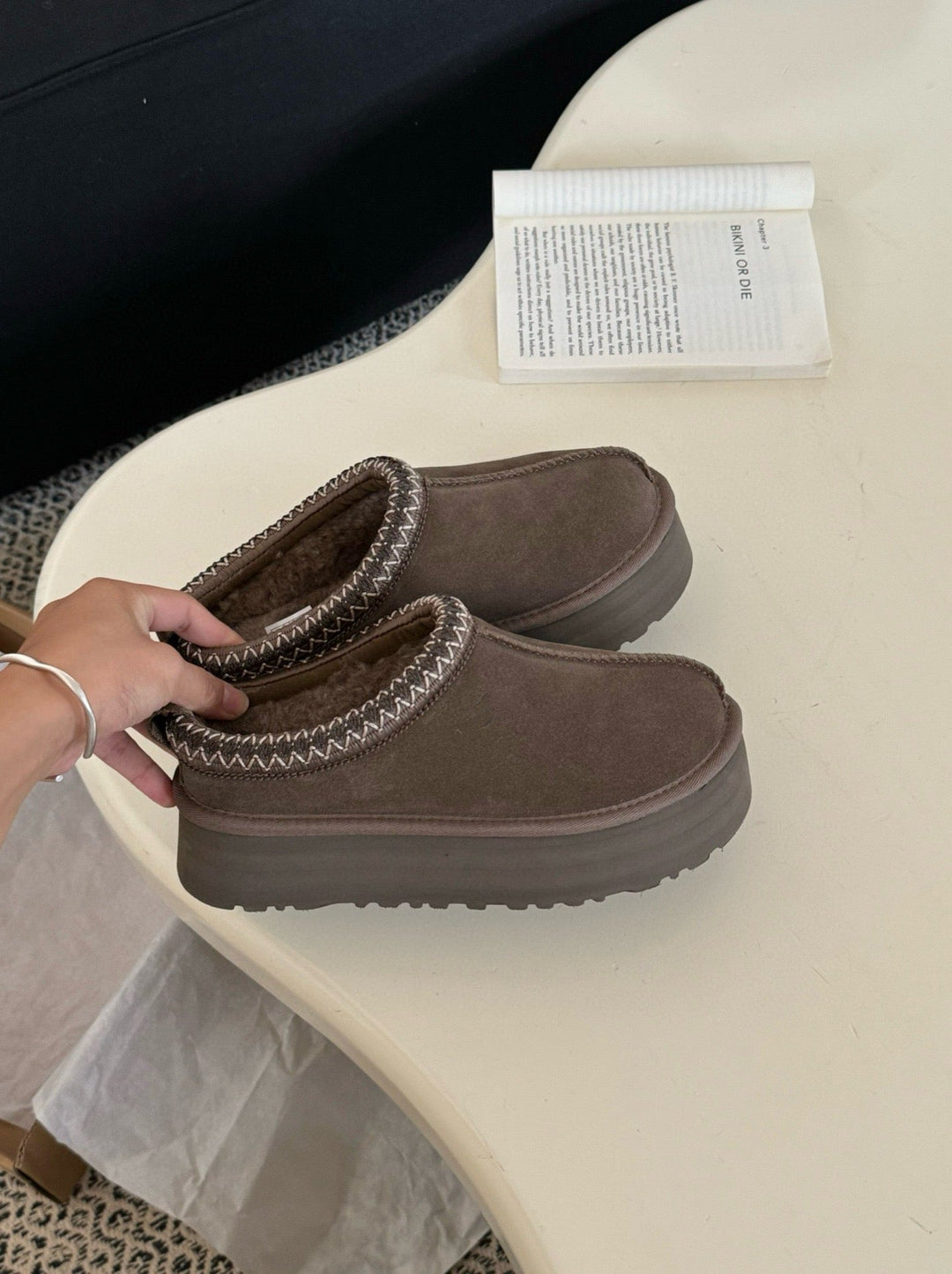High-Quality Furry Slippers in Various Colors