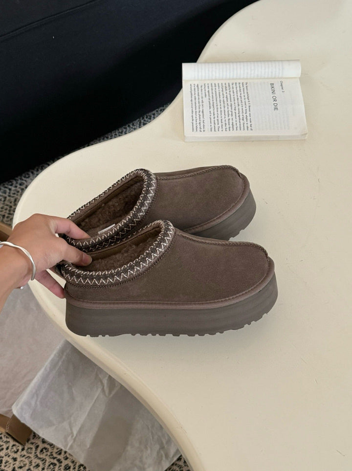 High-Quality Furry Slippers in Various Colors