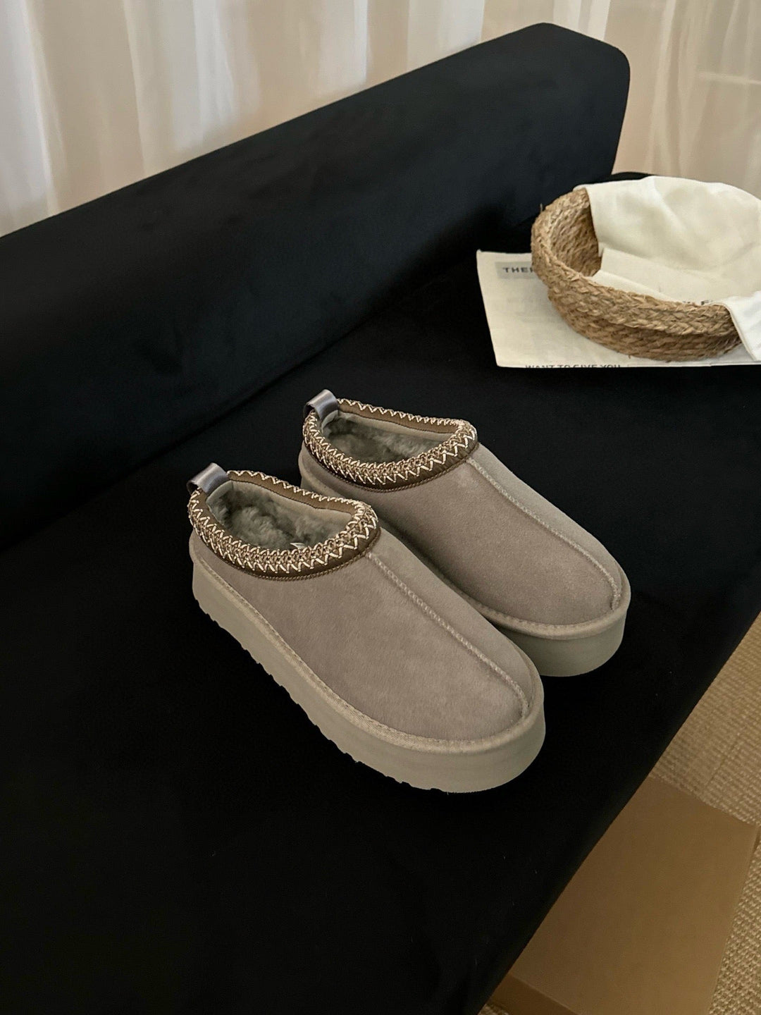 High-Quality Furry Slippers in Various Colors
