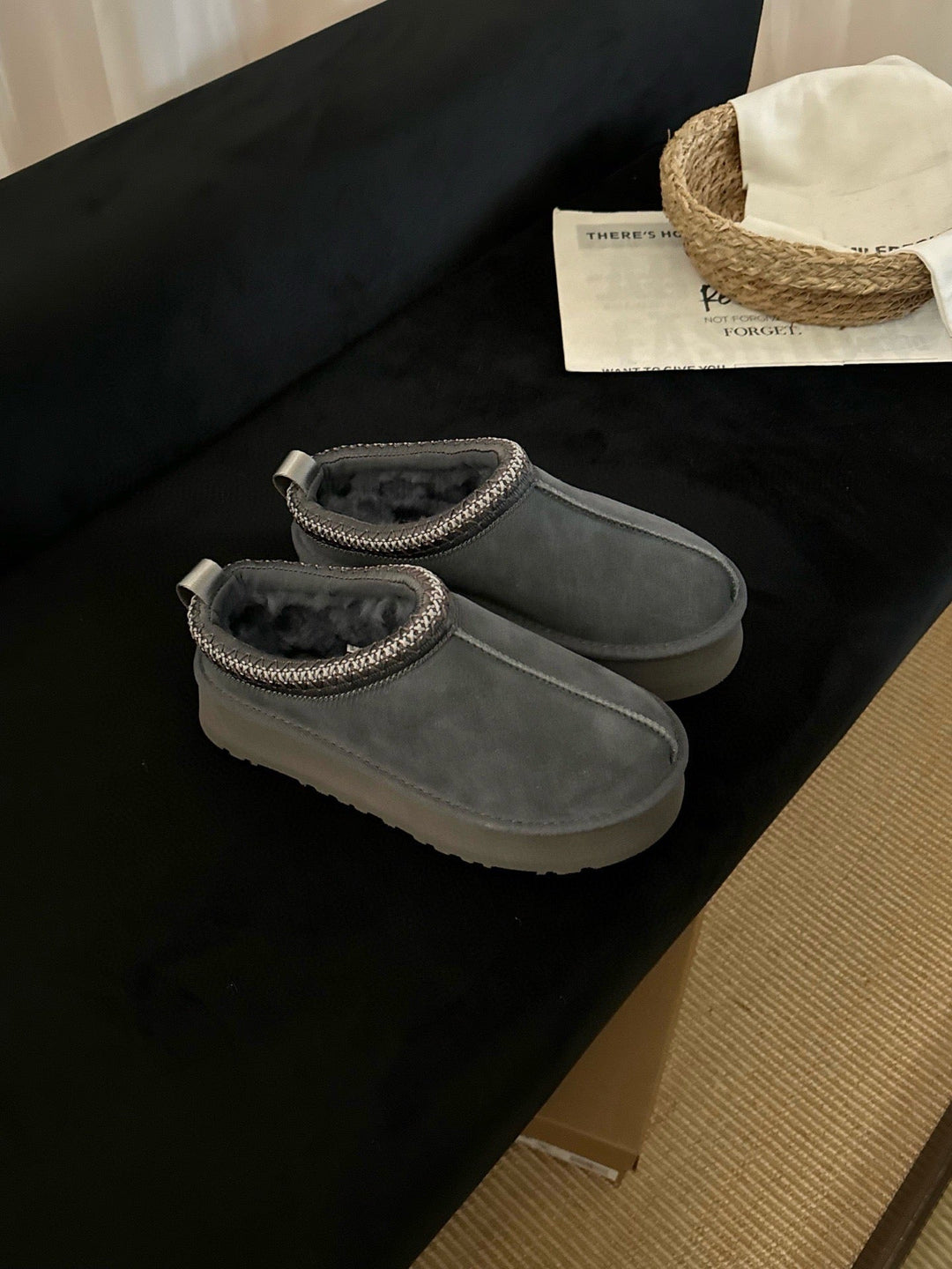 High-Quality Furry Slippers in Various Colors