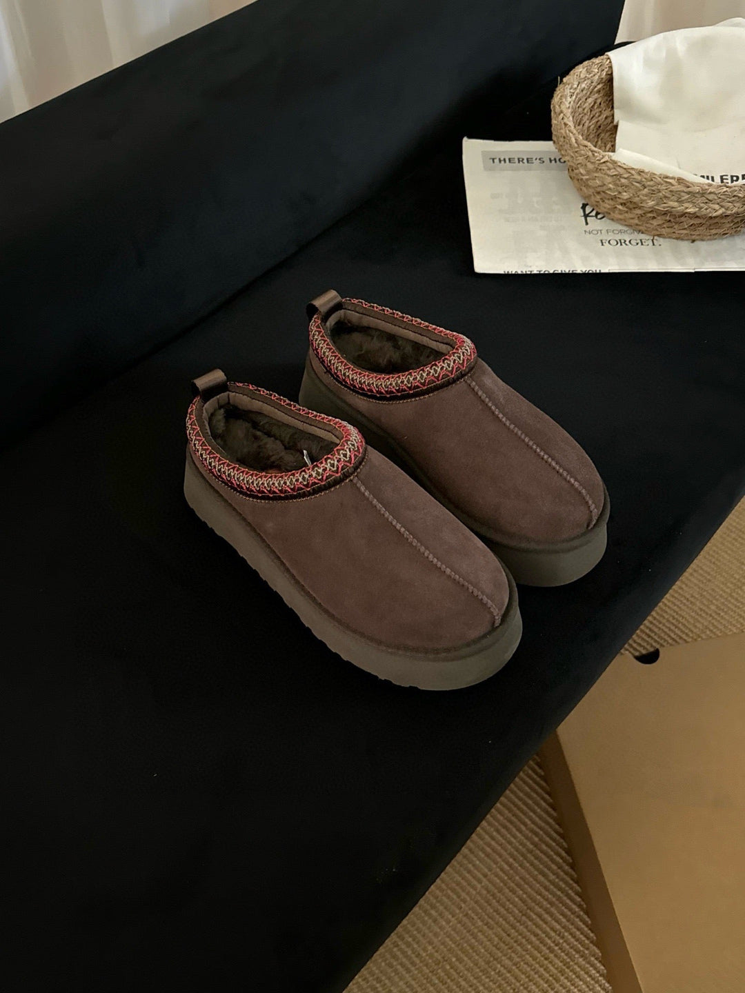 High-Quality Furry Slippers in Various Colors