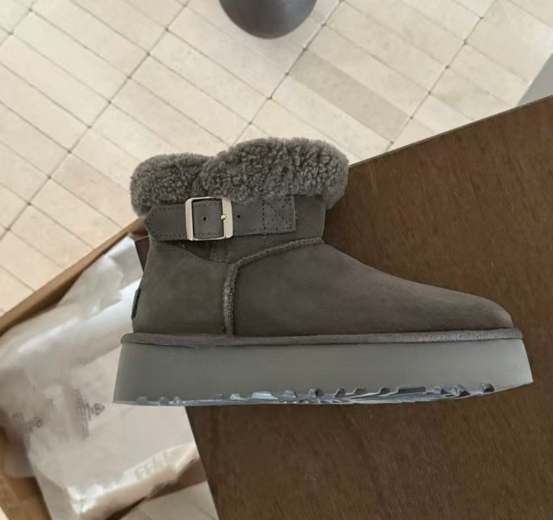 High-Quality Furry Design Boots with Buckle Closure