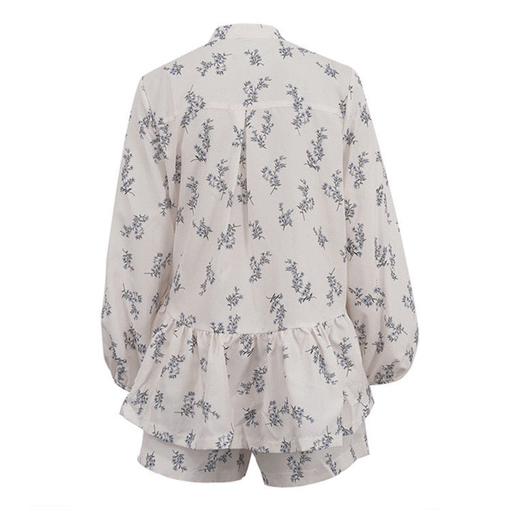 Luxurious French-style floral two-piece set with shorts and a button-down shirt – Nara