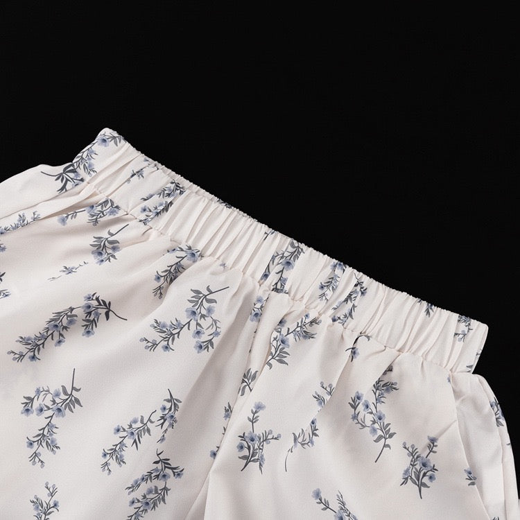 Luxurious French-style floral two-piece set with shorts and a button-down shirt – Nara