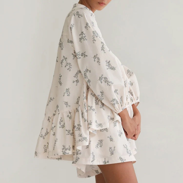 Luxurious French-style floral two-piece set with shorts and a button-down shirt – Nara
