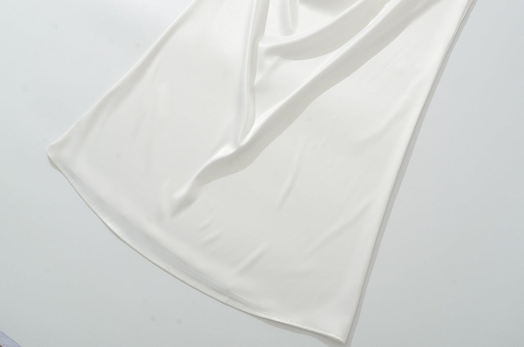 Maxi dress with satin pleats and corset tie at the back for waist fitting - Loiana