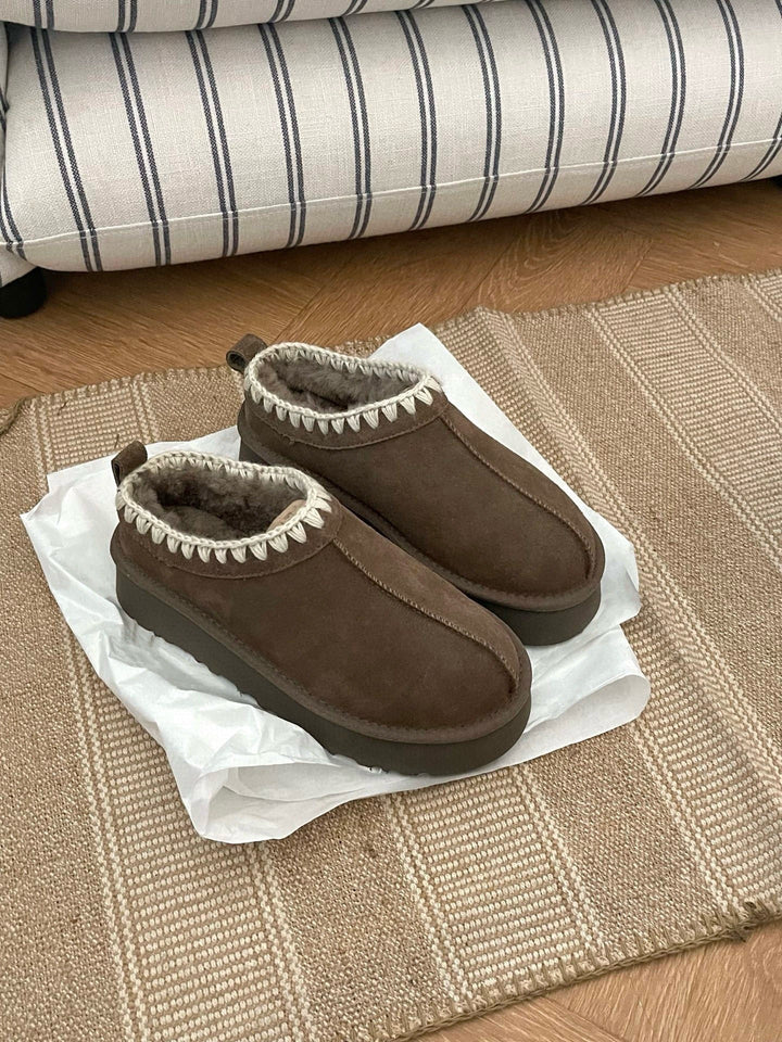 High-Quality Furry Slippers with Rustic Design