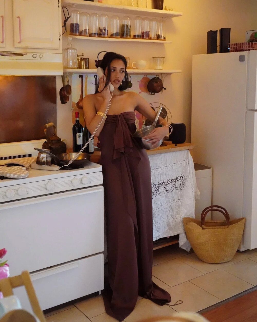 שמלת מקסי סטרפלס סאטן בעיצוב שסע ומלמלה - אופיליה