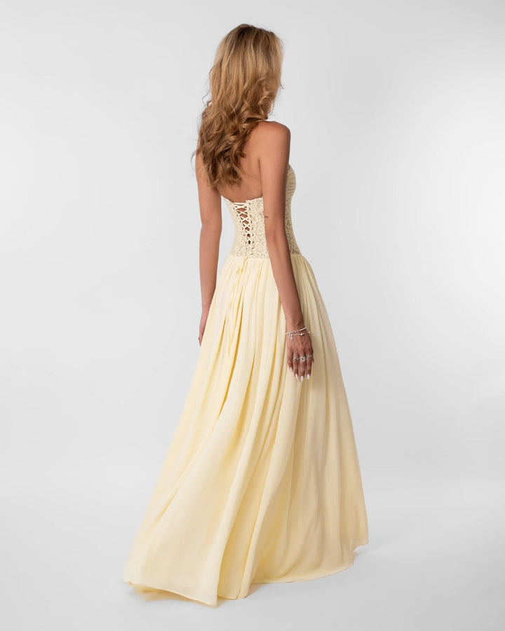 Lace maxi dress with back tie for a fitted waist – Nina