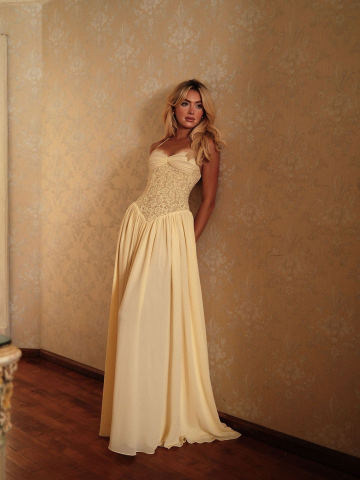 Lace maxi dress with back tie for a fitted waist – Nina