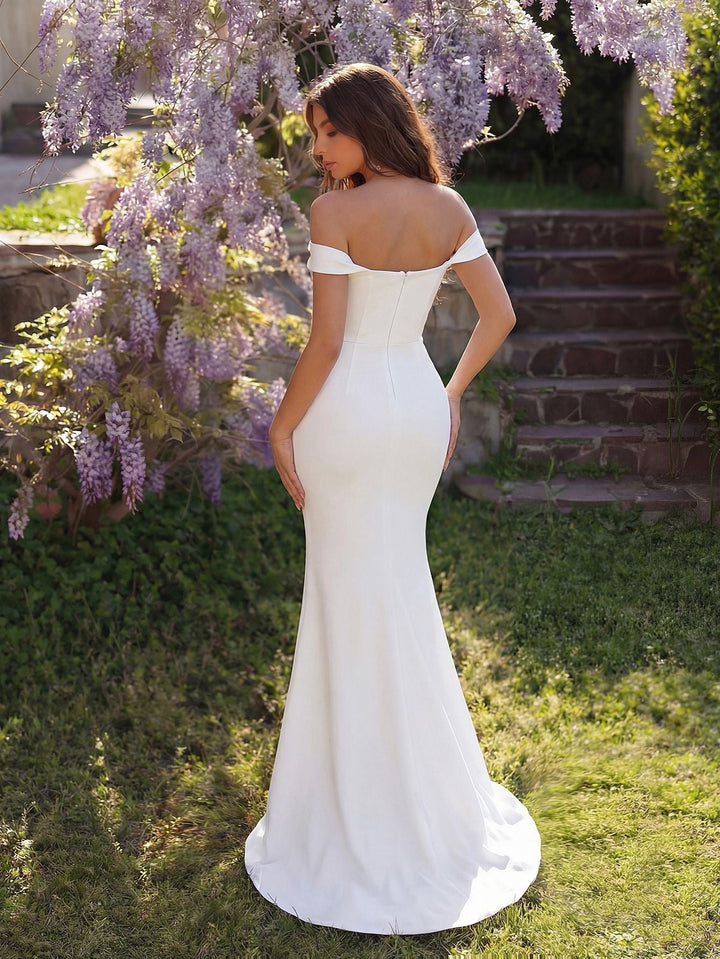 Laia elegant off-the-shoulder maxi dress with a slit