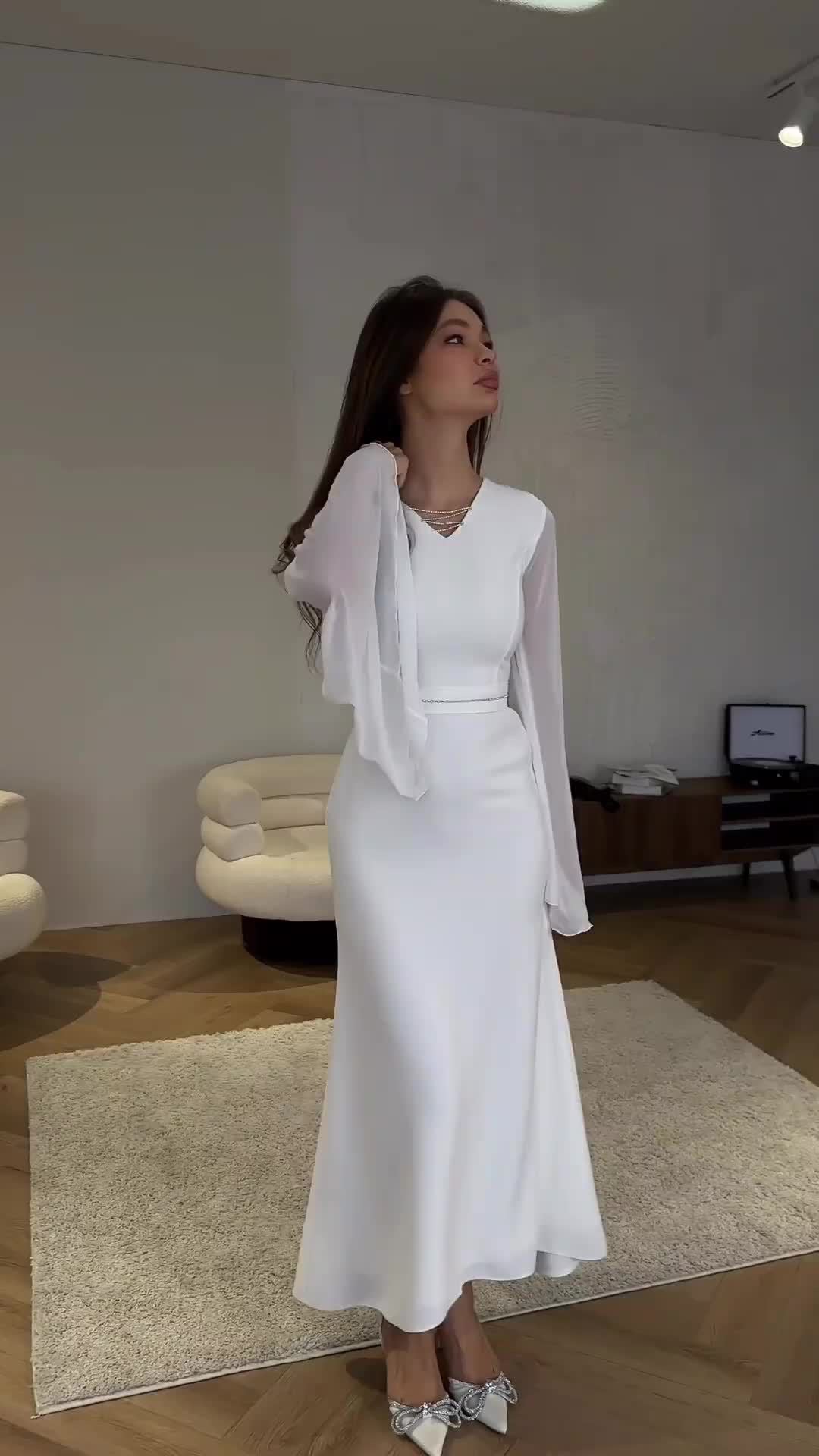 שמלת מקסי סאטן בעיטור שרוולי שיפון וזרקונים - ג׳יה