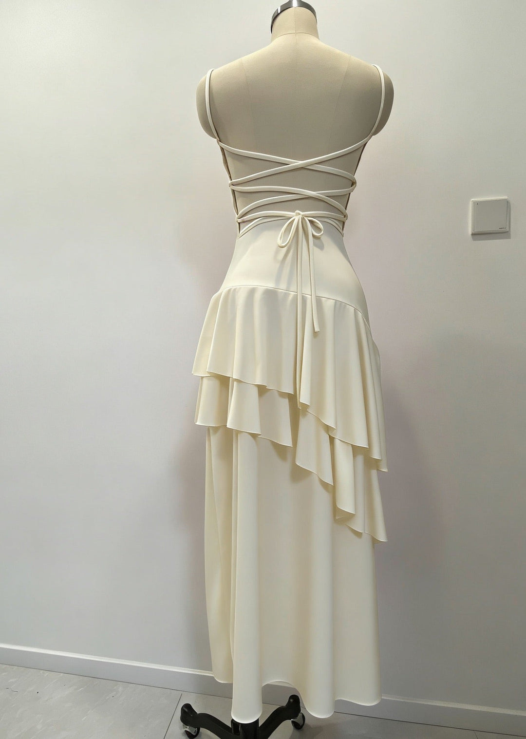 Ruffle maxi dress with back ties – Fabiana