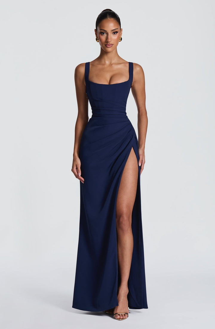 Elegant maxi dress with a slit and back ties for a fitted waist – SKY