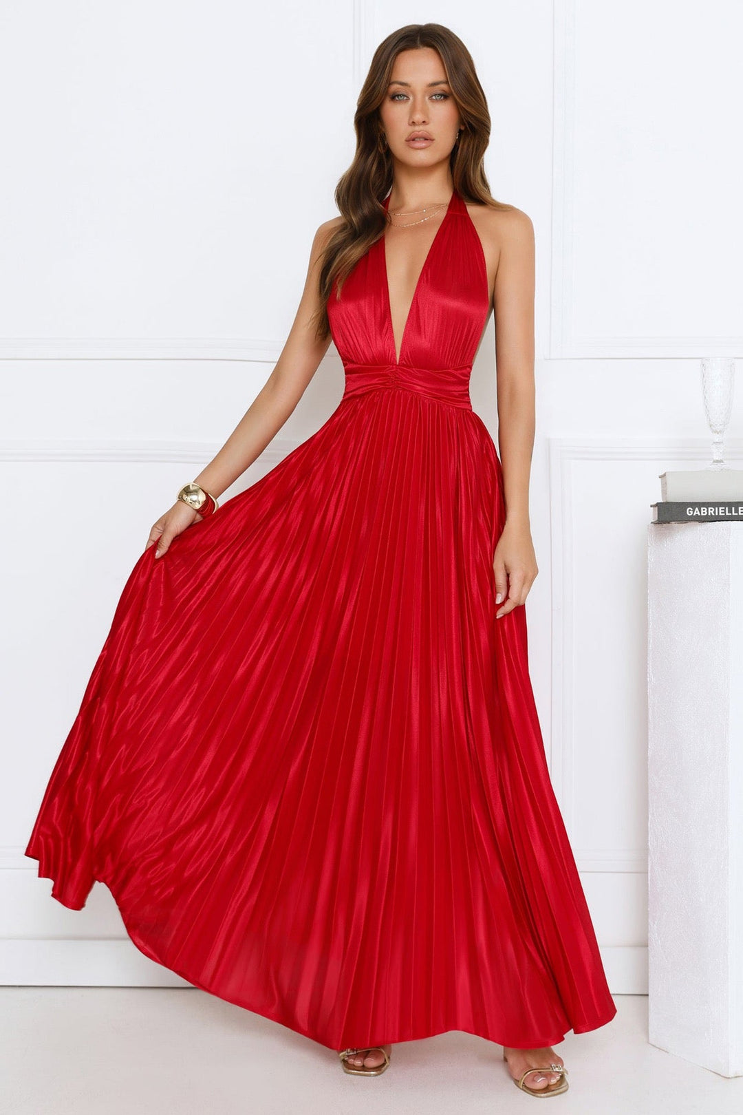 Maxi satin dress with pleats and tie at the nape, open back - Laila
