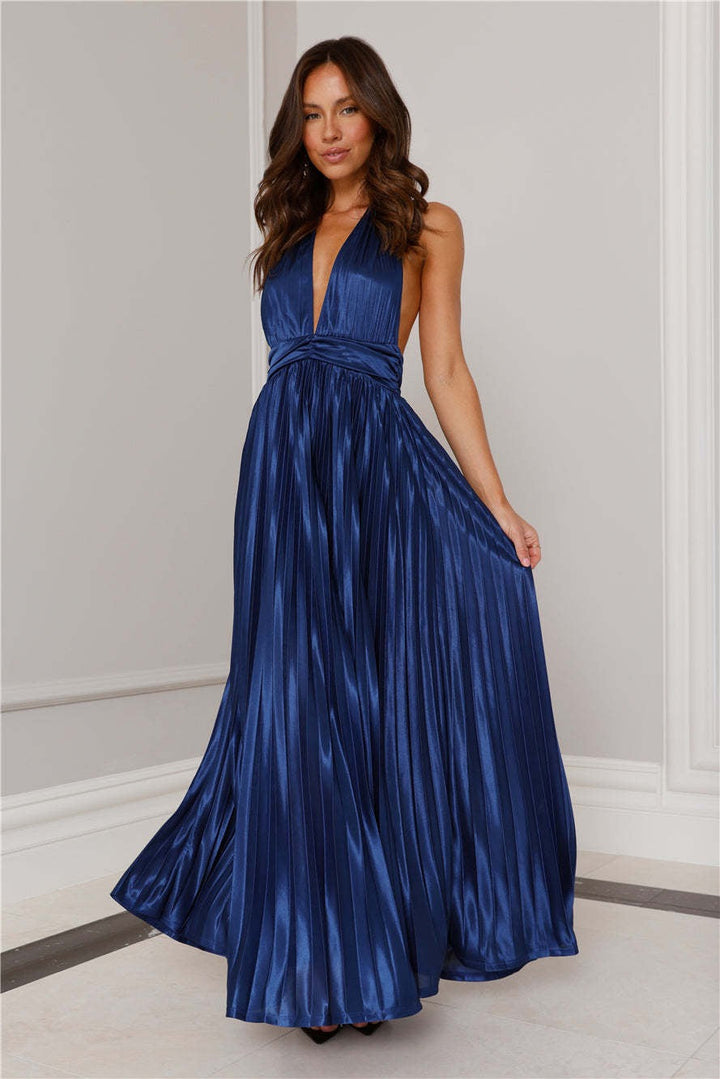 Maxi satin dress with pleats and tie at the nape, open back - Laila