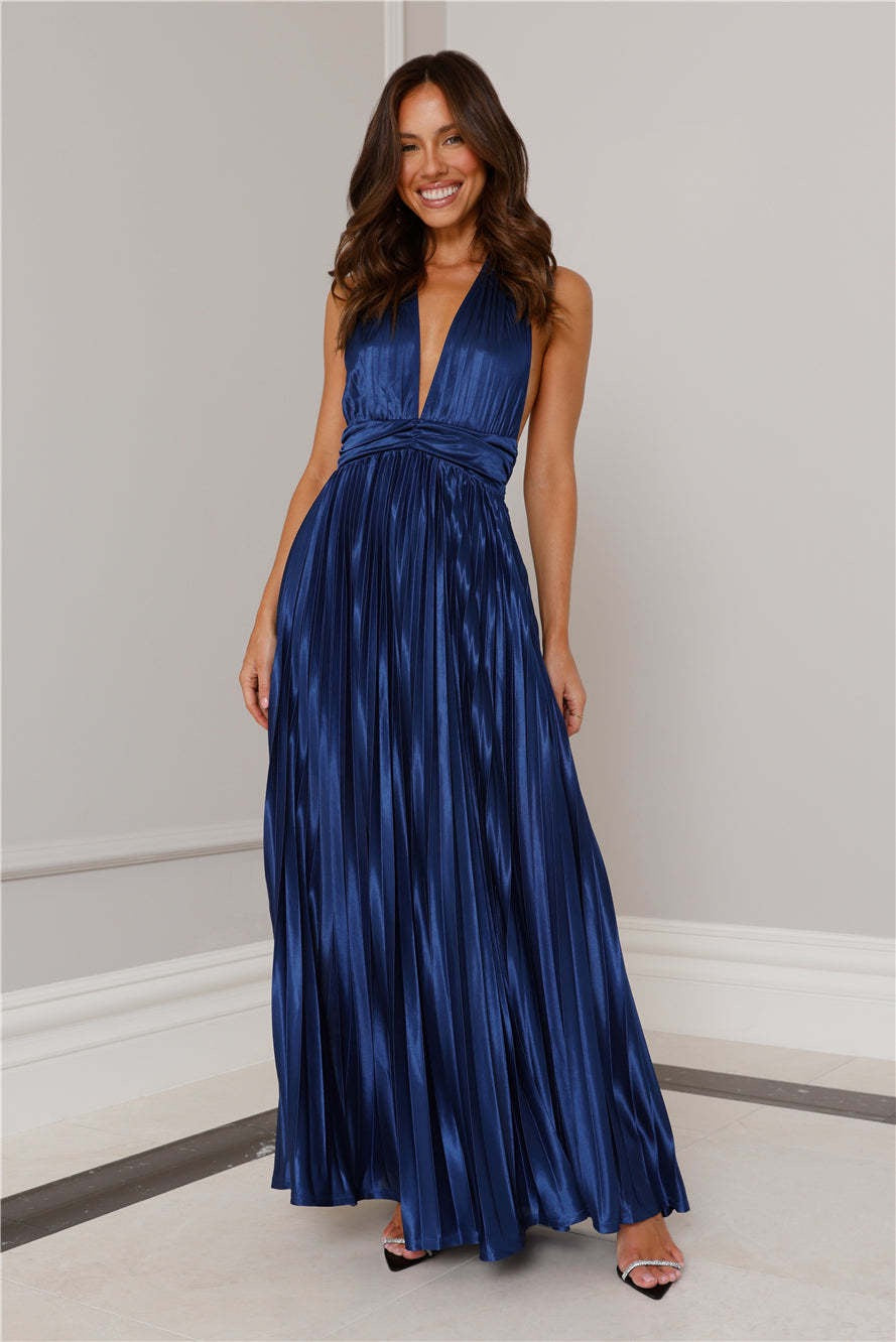 Maxi satin dress with pleats and tie at the nape, open back - Laila