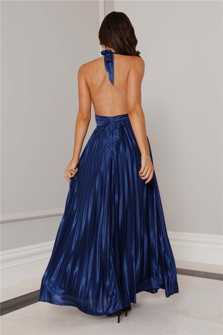 Maxi satin dress with pleats and tie at the nape, open back - Laila