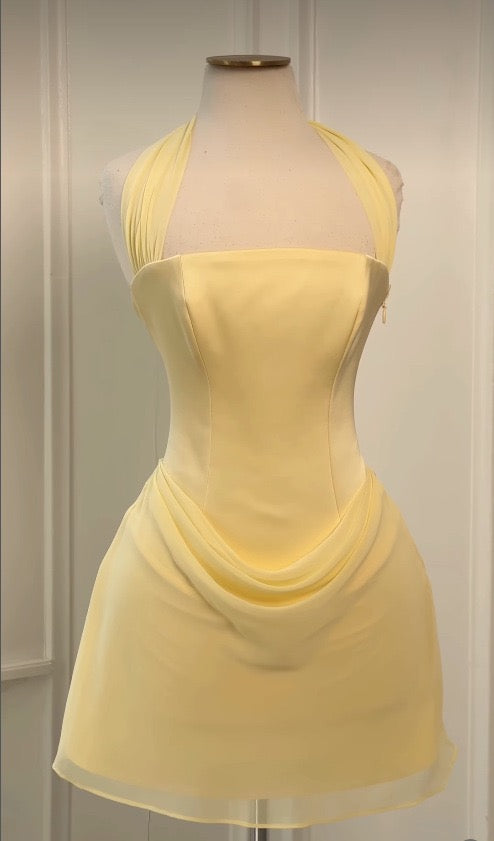 Satin mini dress with back ties for a fitted waist and chiffon trim – Amrize