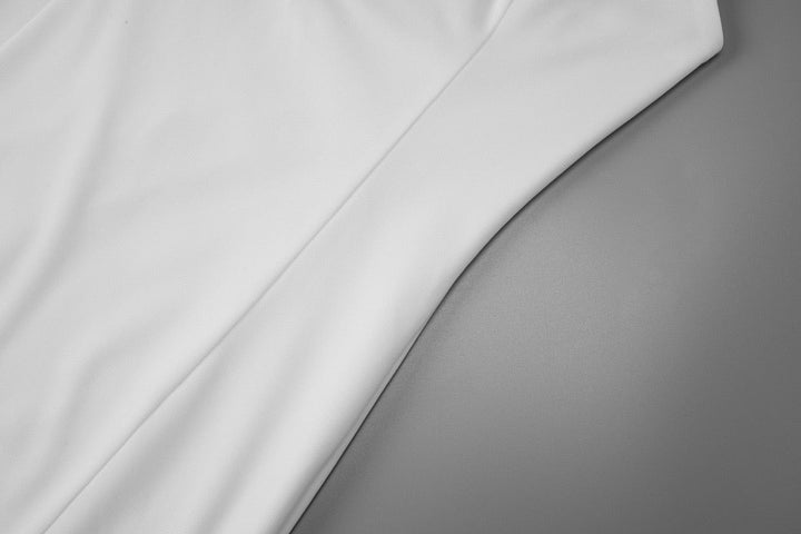 Elegant maxi dress with neck ties and an open back – LAMORIN