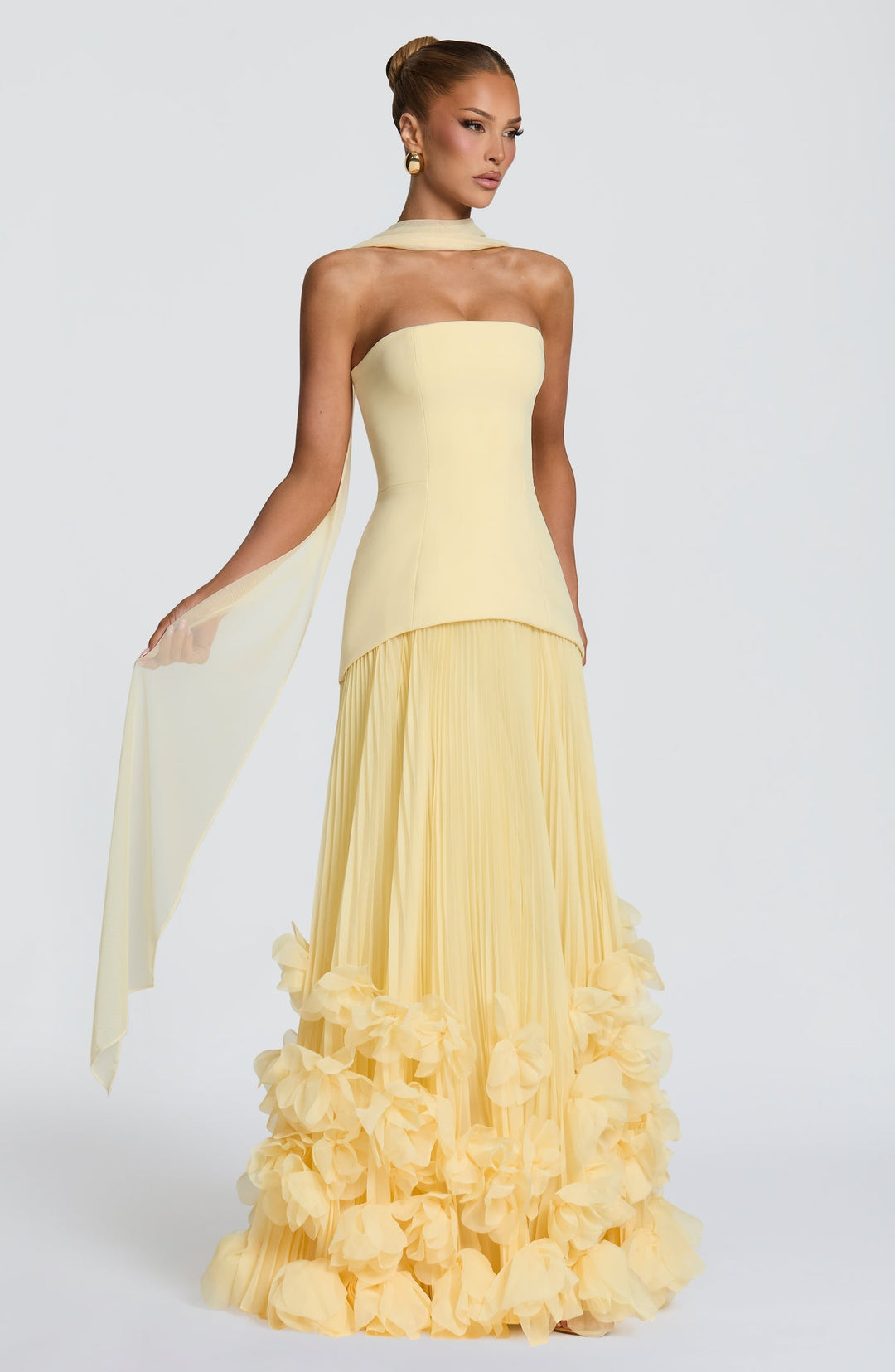 Strapless maxi dress with a 3D floral design – fifi