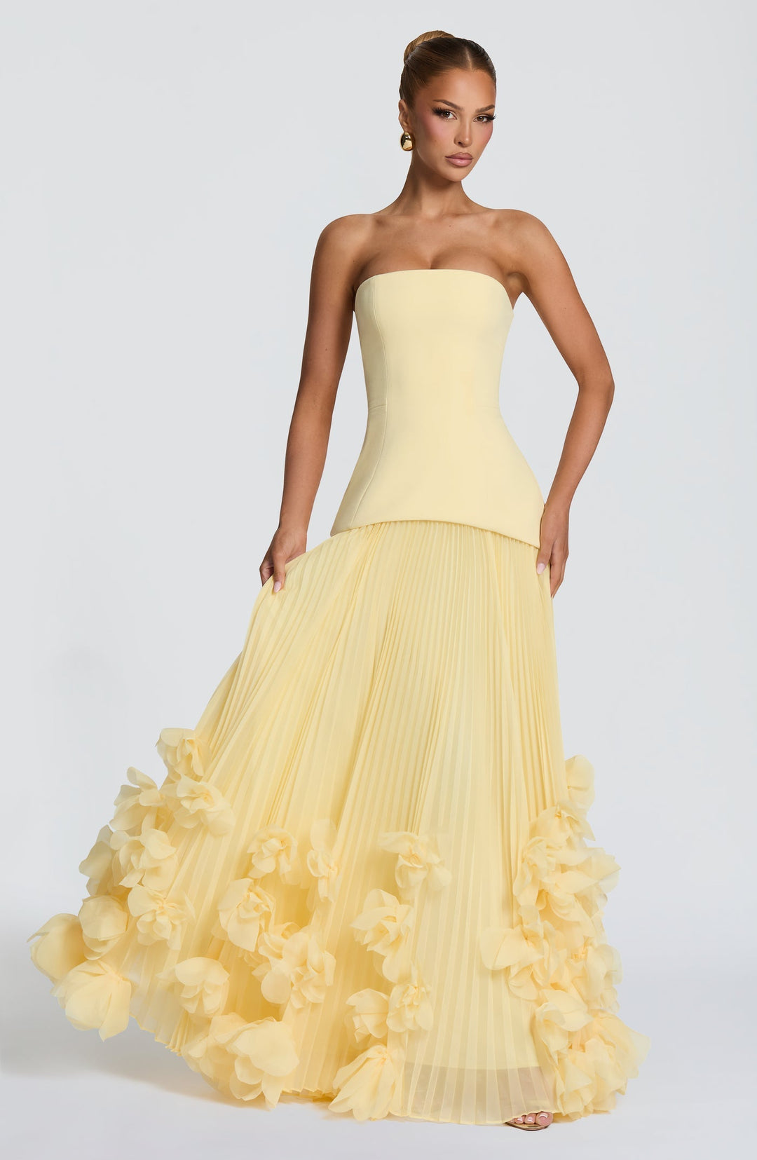 Strapless maxi dress with a 3D floral design – fifi