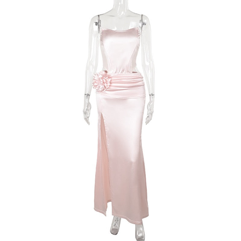 Strapless satin maxi dress with pleats and slit decorated with a flower - Joyce