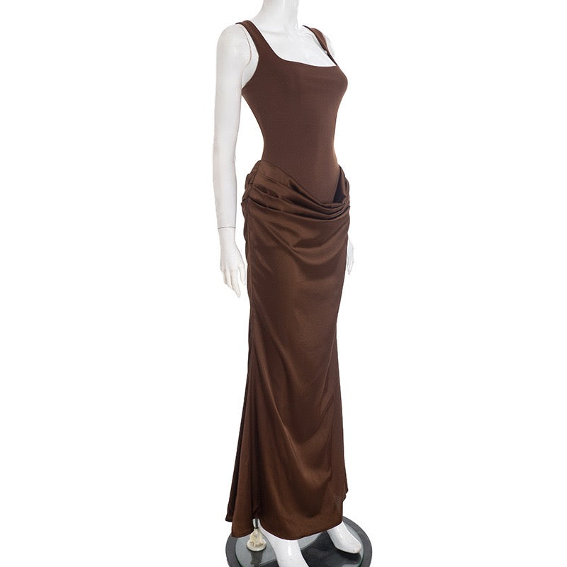 Maxi dress with satin pleats and corset tie at the back for waist fitting - Loiana