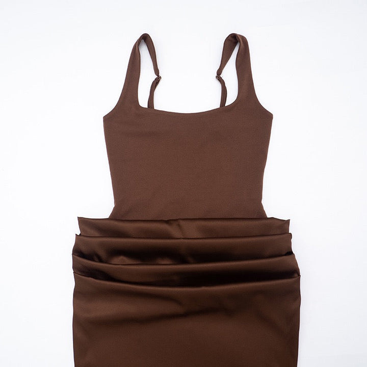 Maxi dress with satin pleats and corset tie at the back for waist fitting - Loiana
