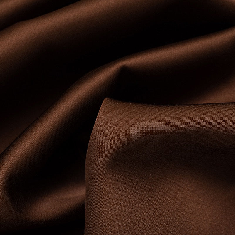 Maxi dress with satin pleats and corset tie at the back for waist fitting - Loiana